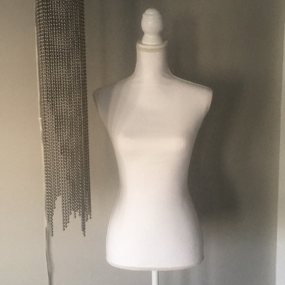 Mannequin Measurements - Picture 1 of 4